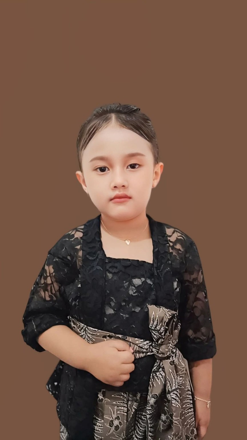 Foto asli Shania